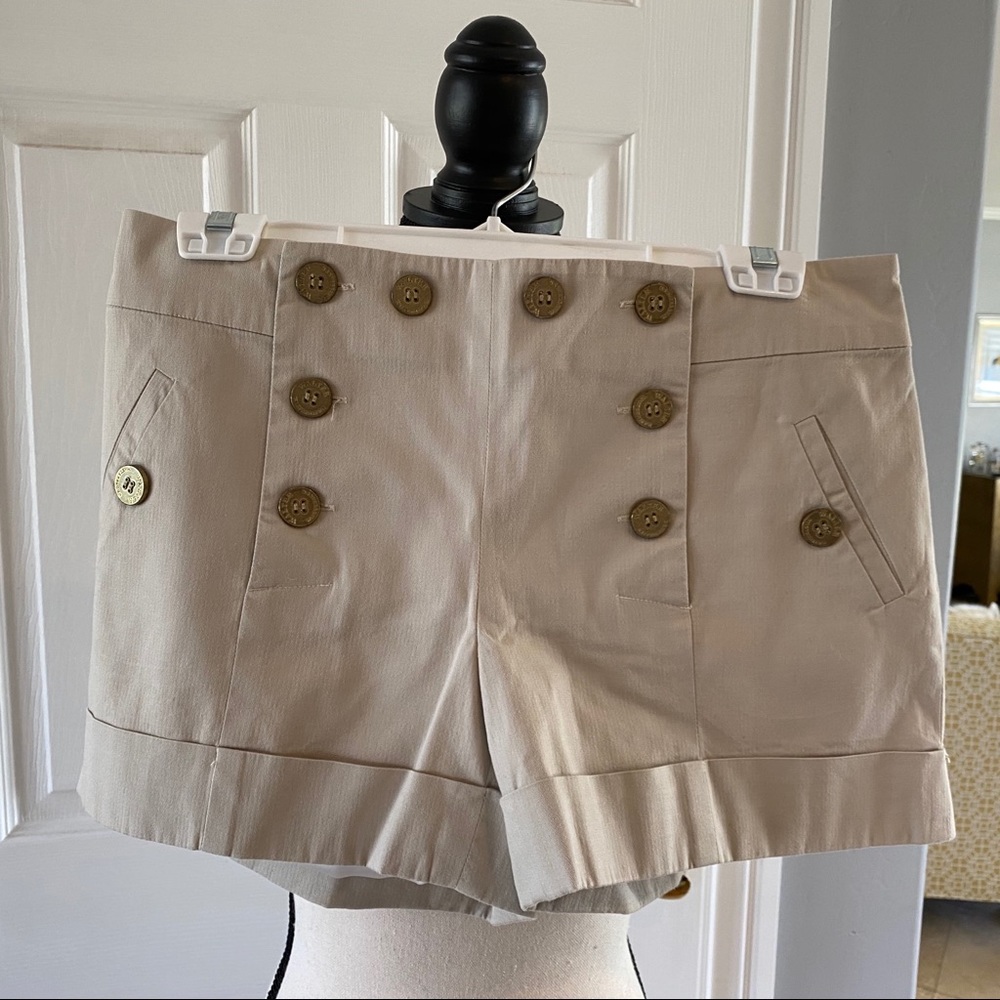 New Walter Cuffed Shorts w/Gold Buttons sz 4